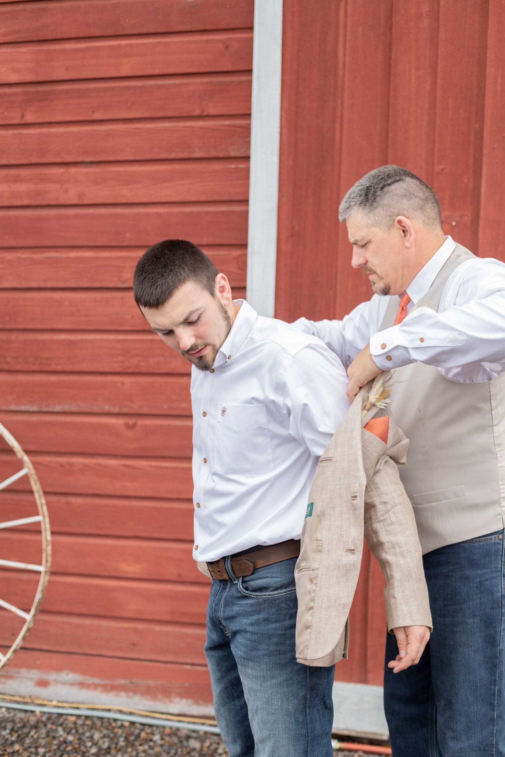 oregon barn wedding