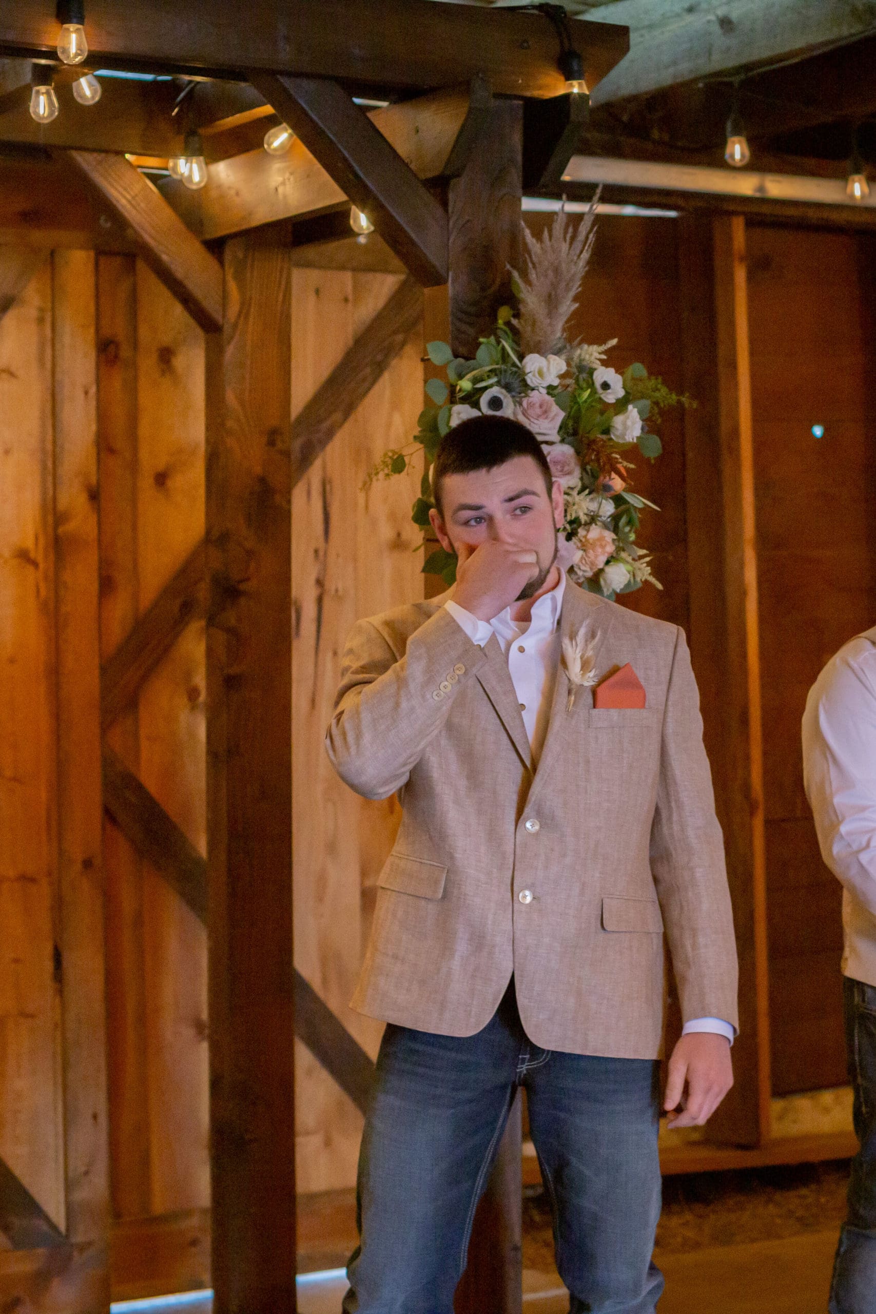 oregon barn wedding