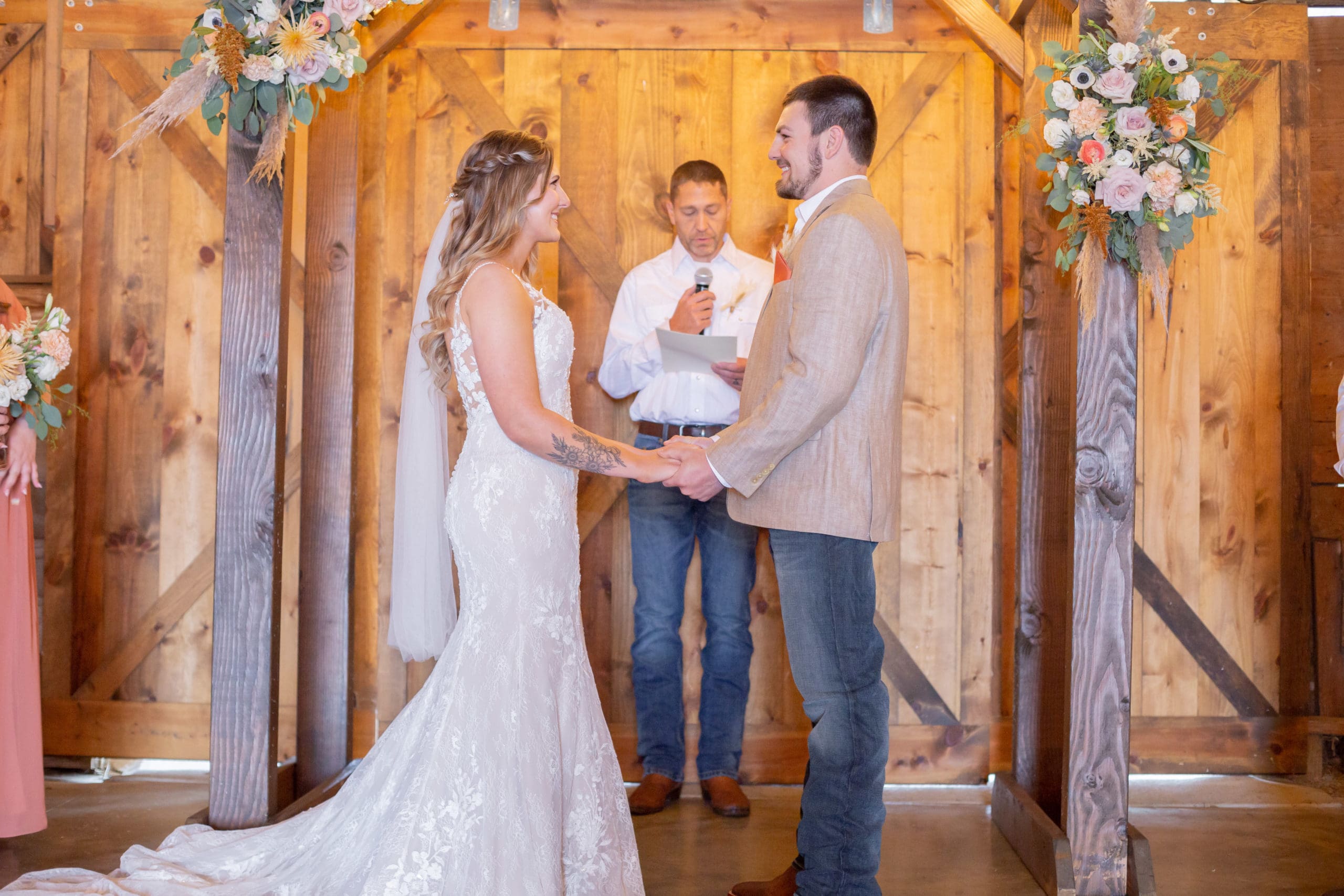 oregon barn wedding
