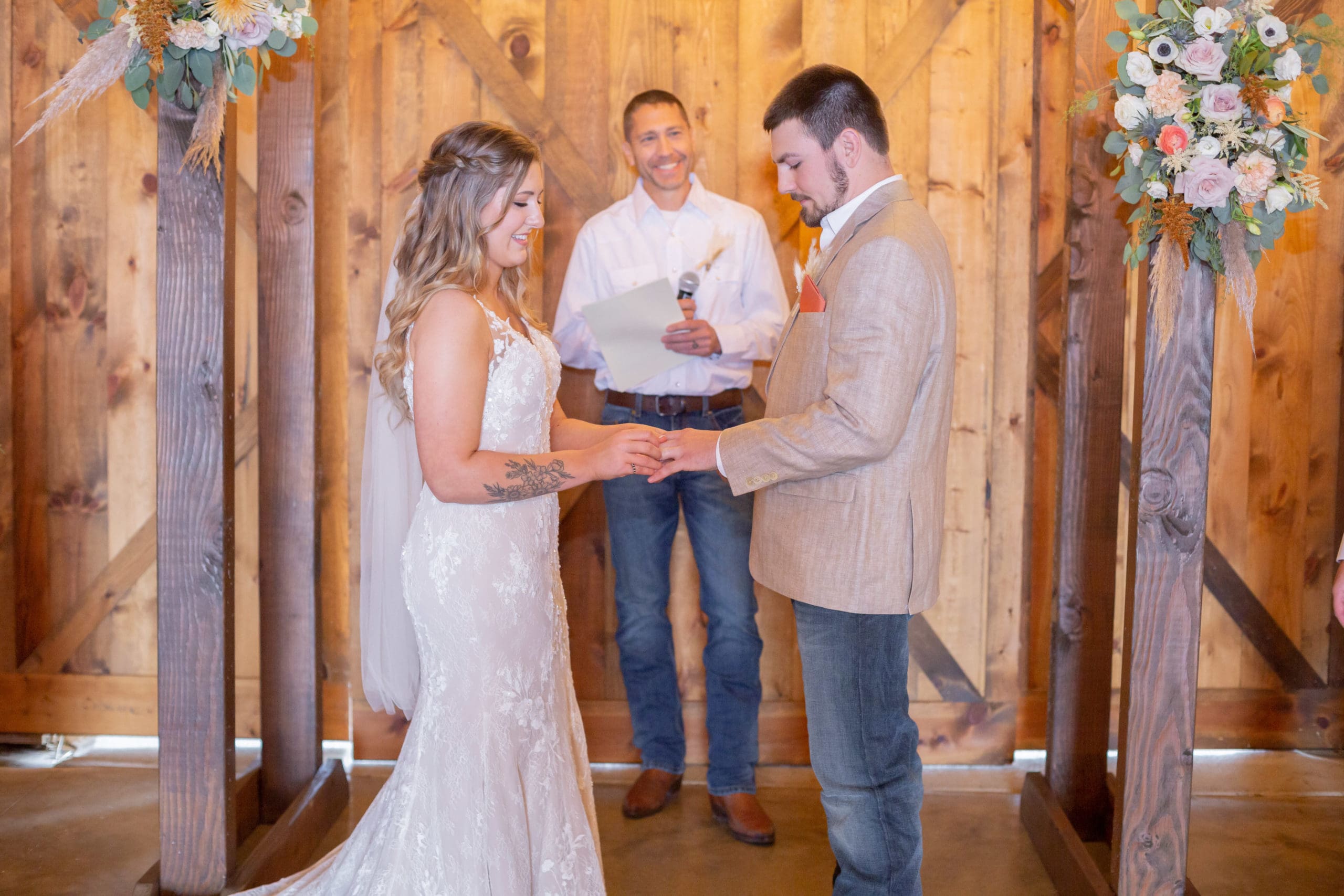 oregon barn wedding