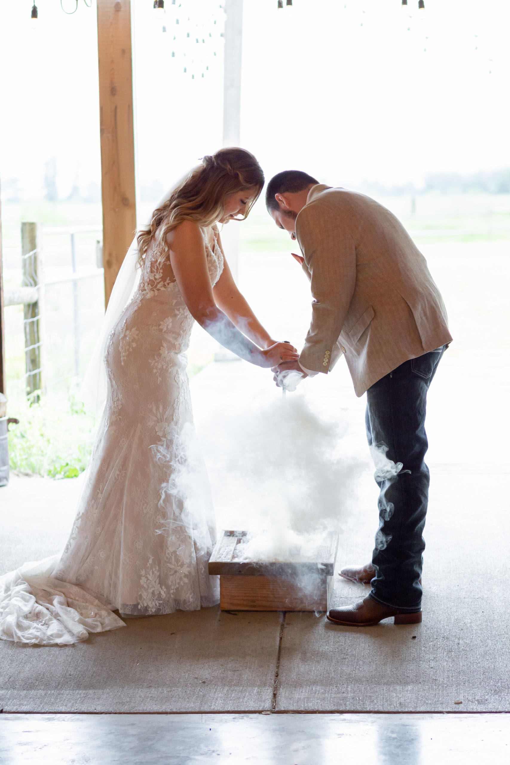oregon barn wedding