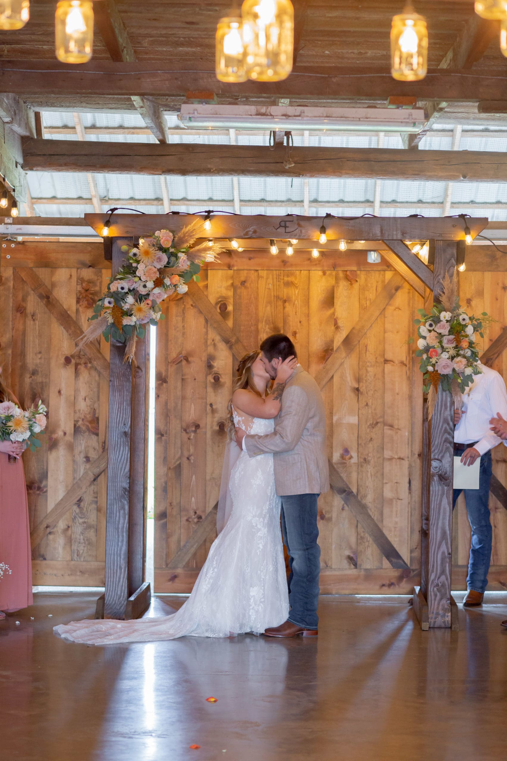 oregon barn wedding