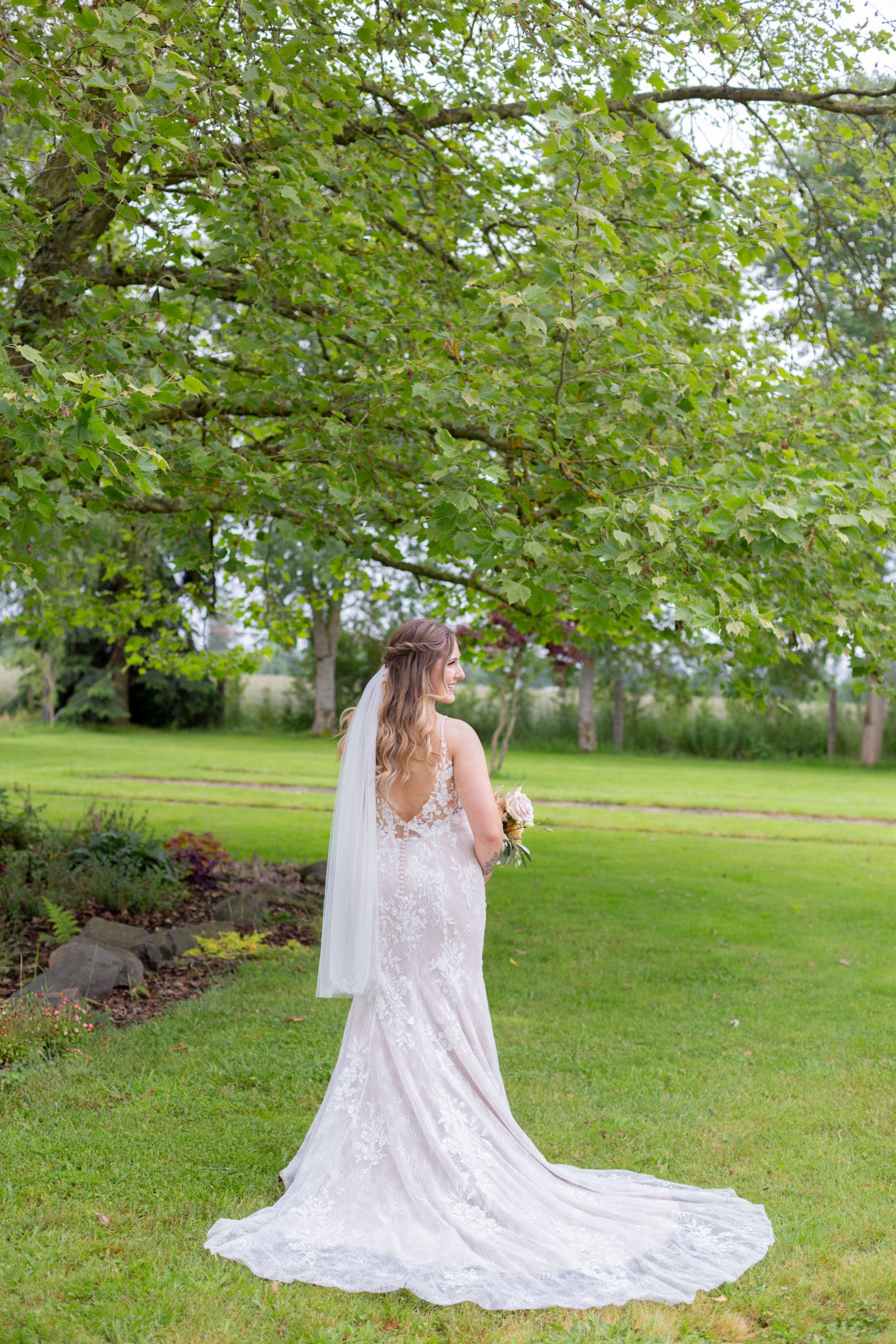 oregon barn wedding