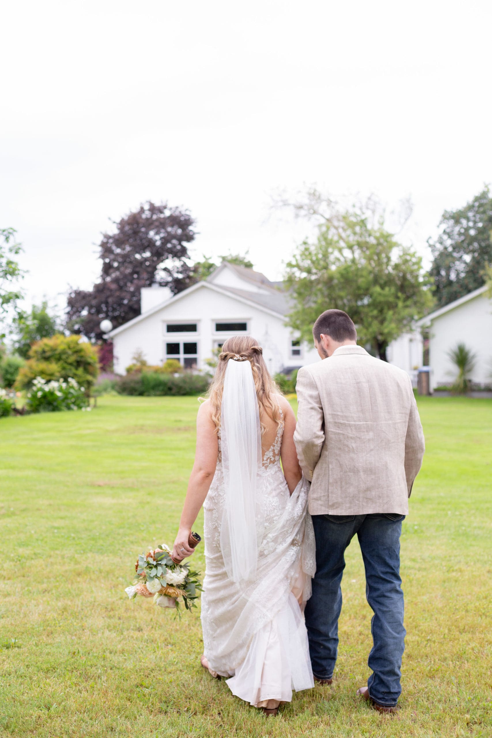 oregon barn wedding