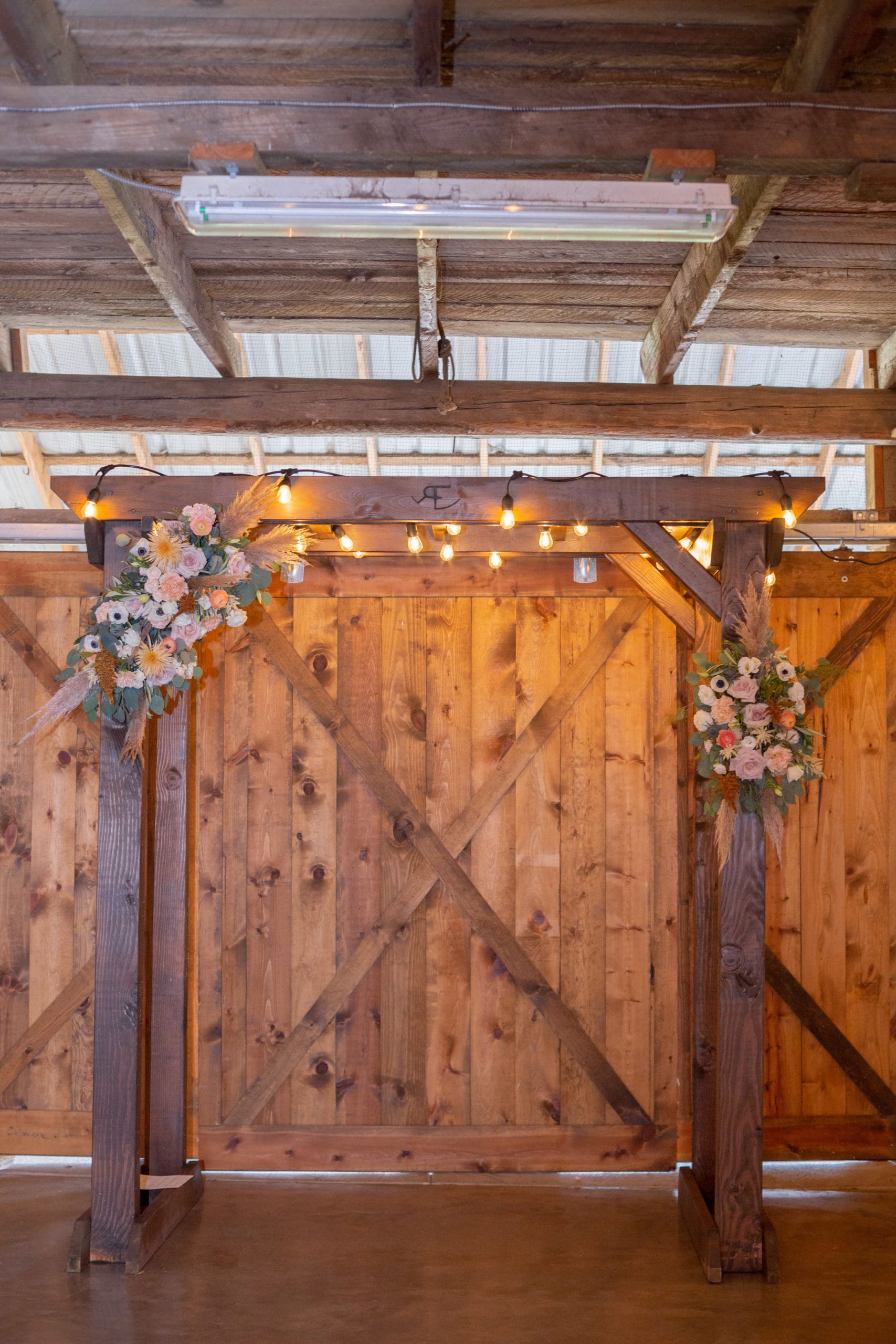oregon barn wedding
