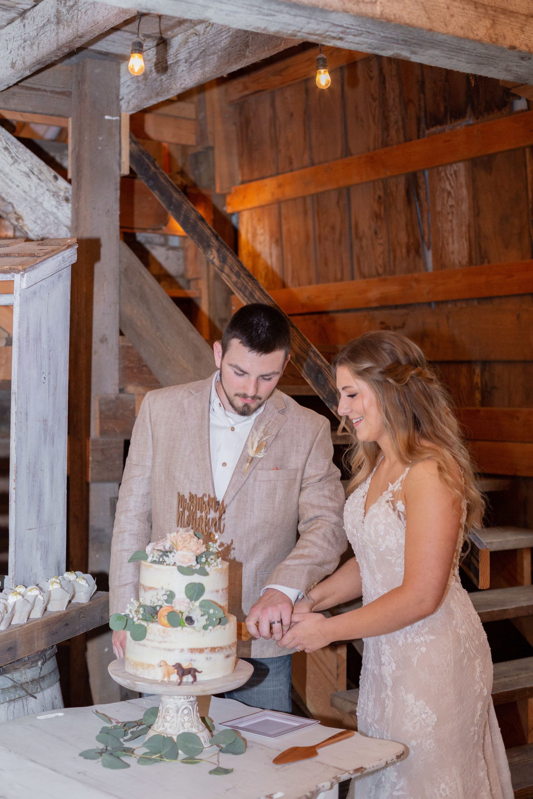 oregon barn wedding