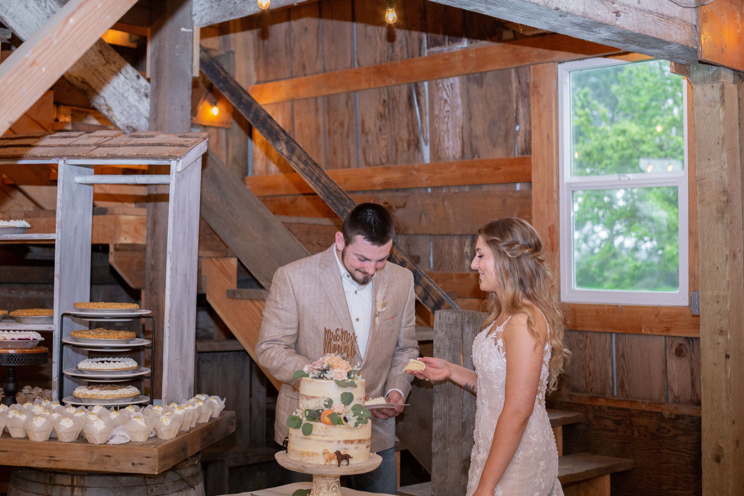 oregon barn wedding
