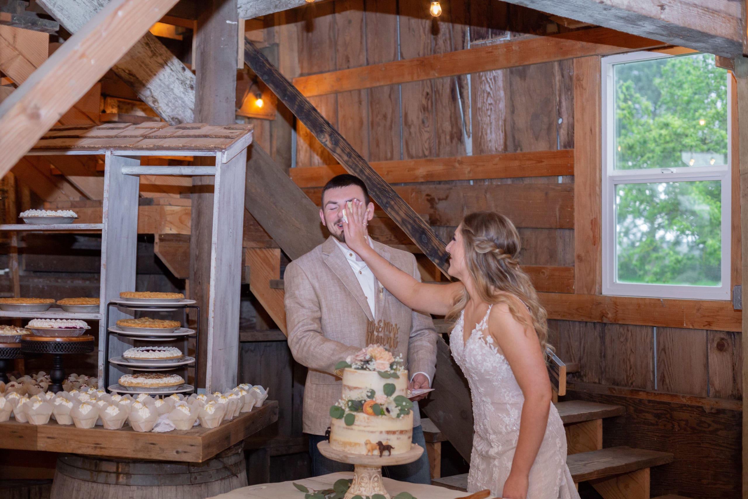 oregon barn wedding