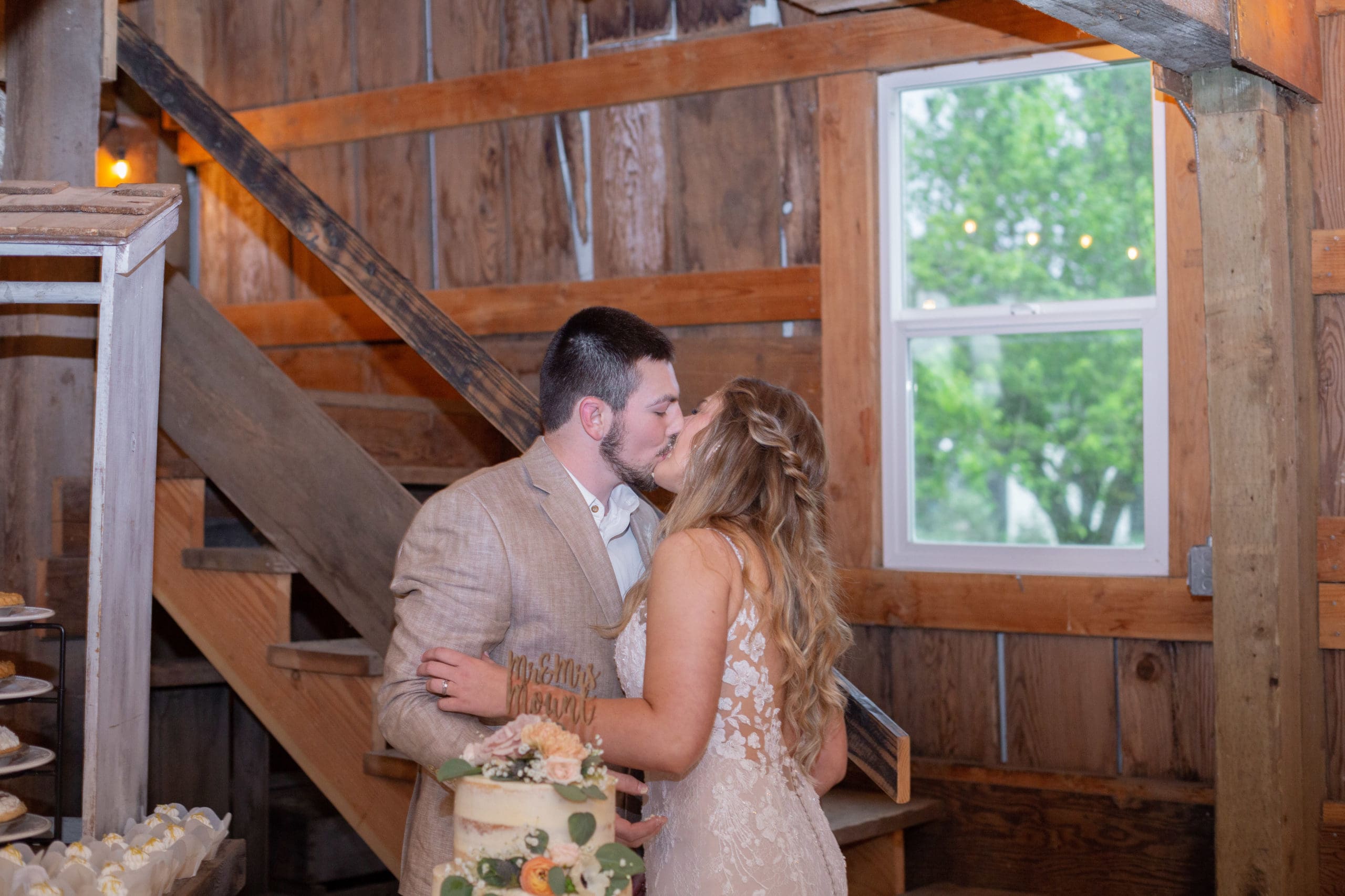 oregon barn wedding