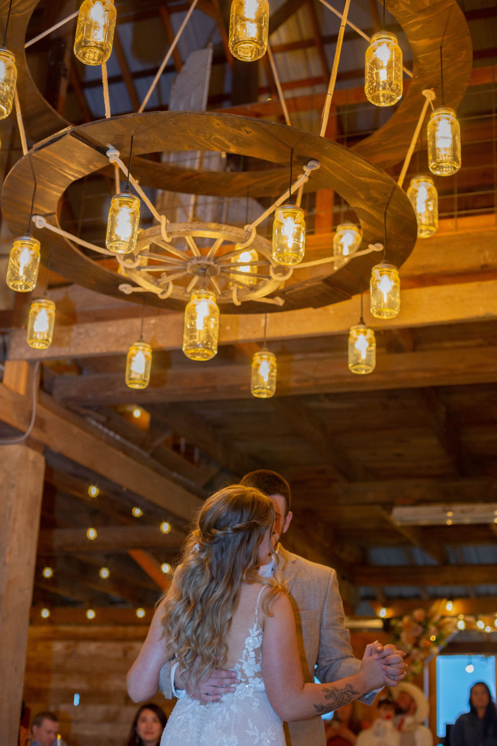oregon barn wedding