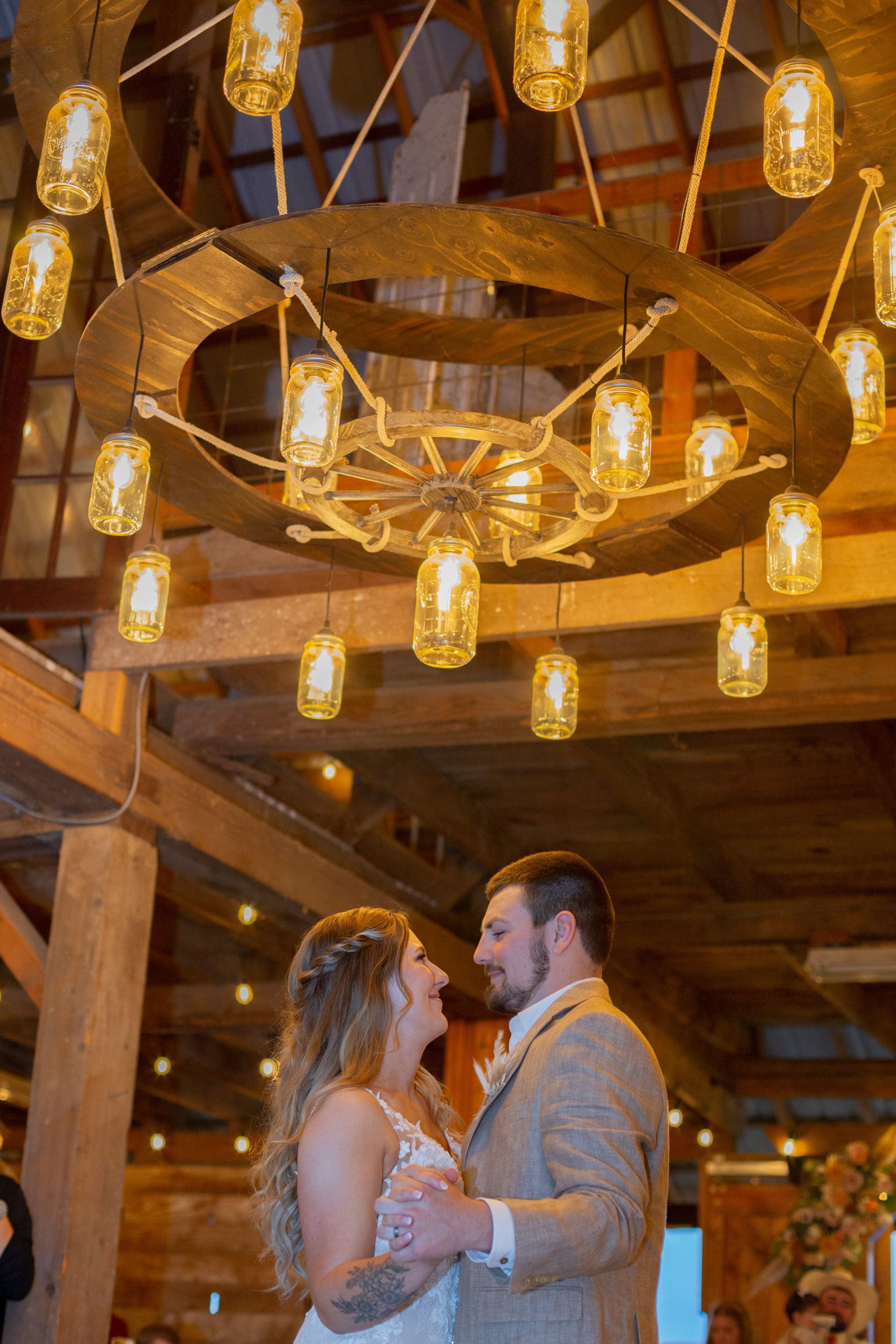 oregon barn wedding