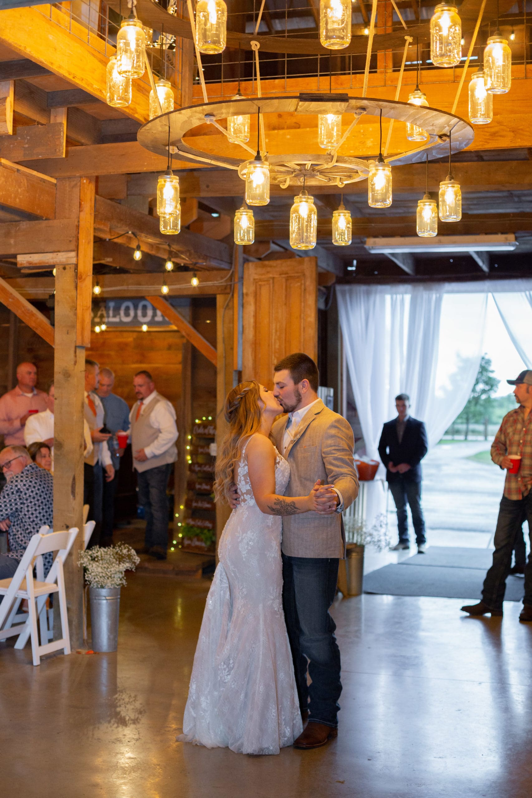 oregon barn wedding