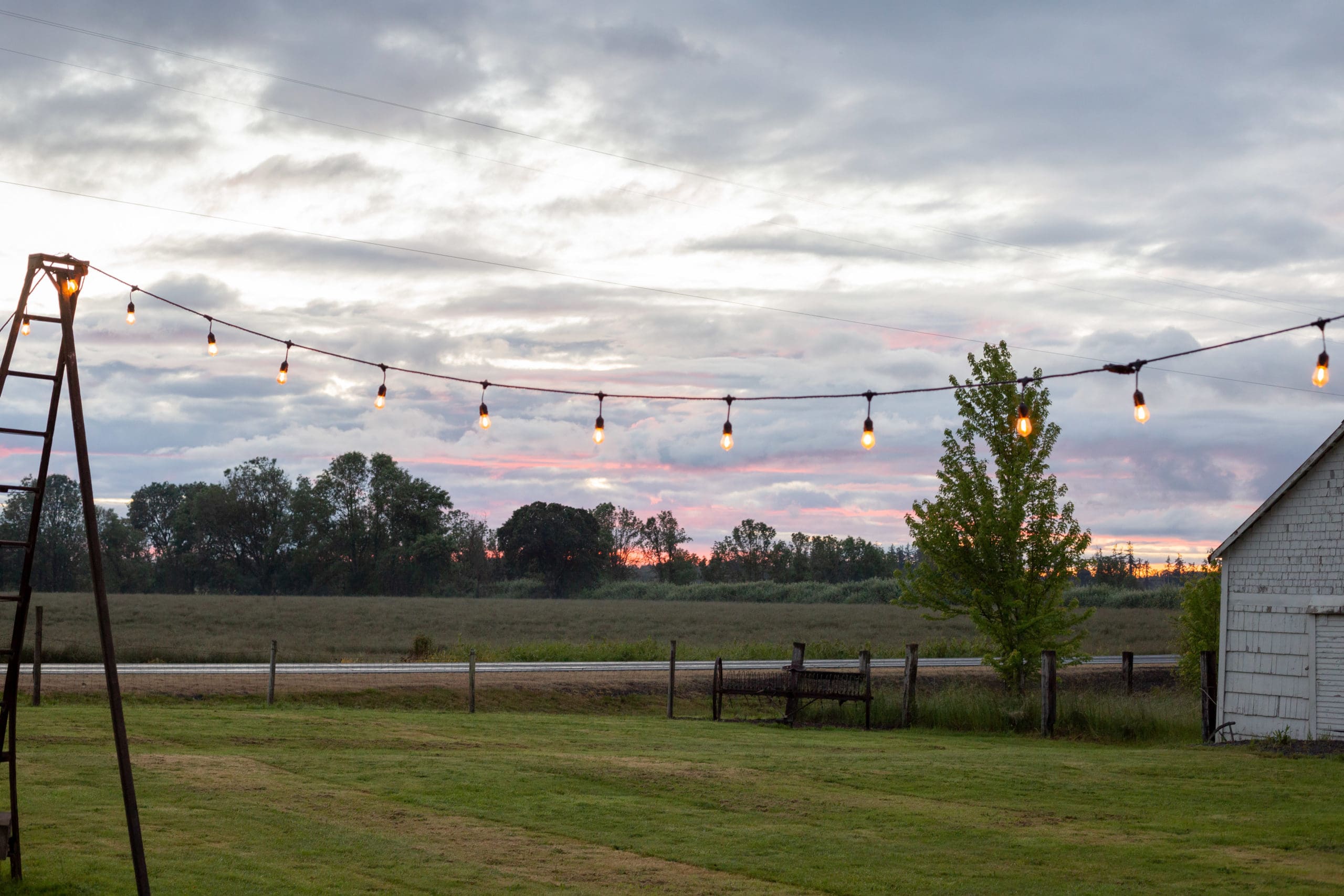 oregon barn wedding