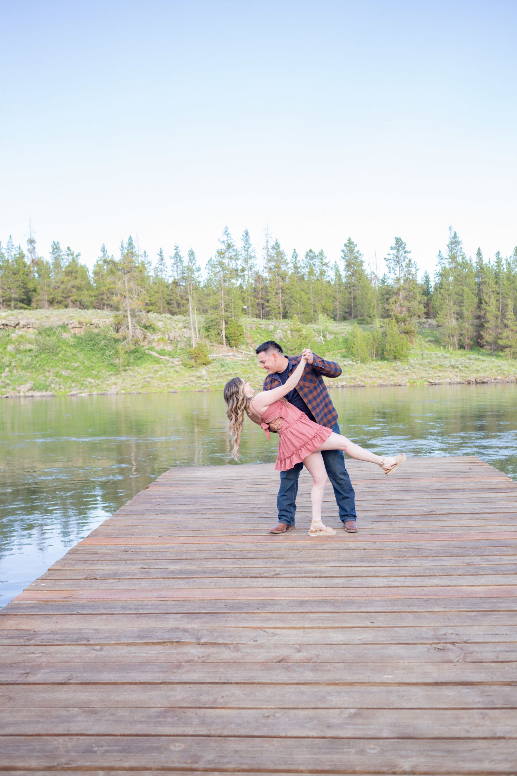 outdoor engagement photographer