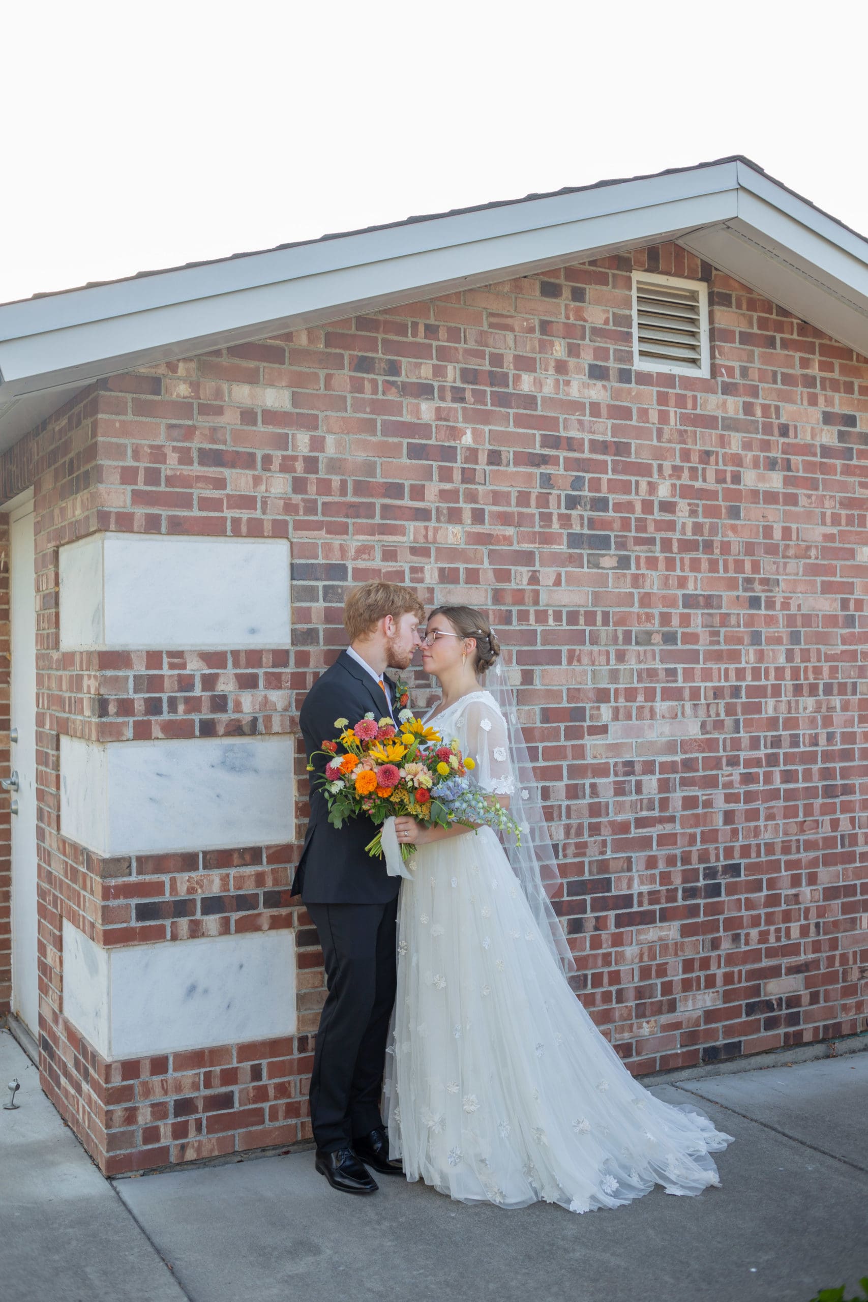 oregon wedding couple