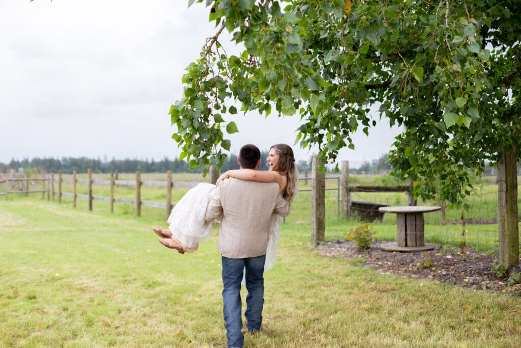outdoor-wedding-photographer