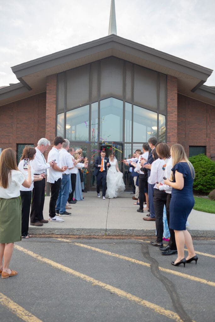 idaho-falls-wedding-reception-confetii-send-off