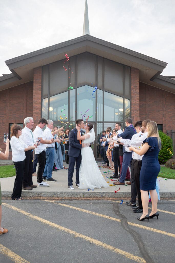 idaho-falls-wedding-reception-confetii-send-off