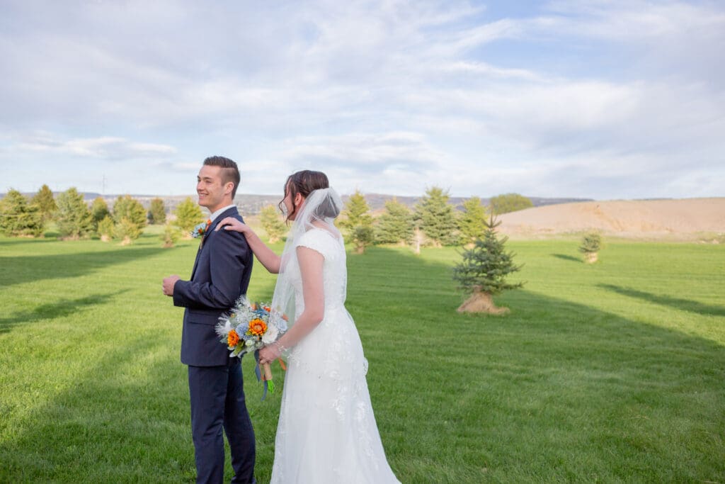 first-look-bridals-session