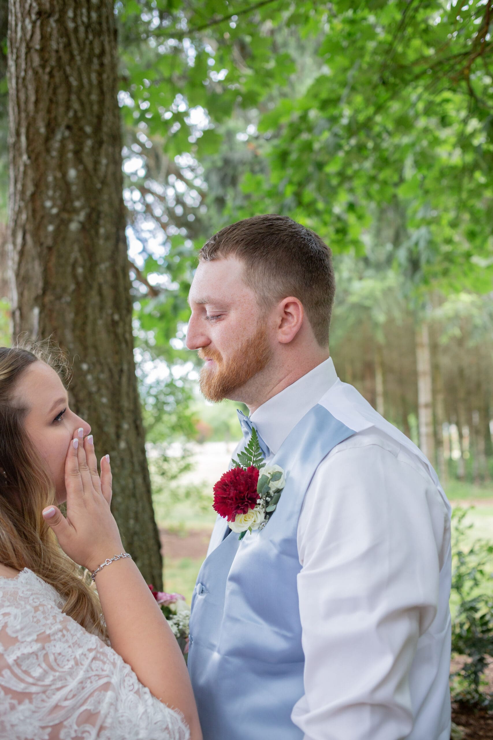 bride-and-groom-first-look
