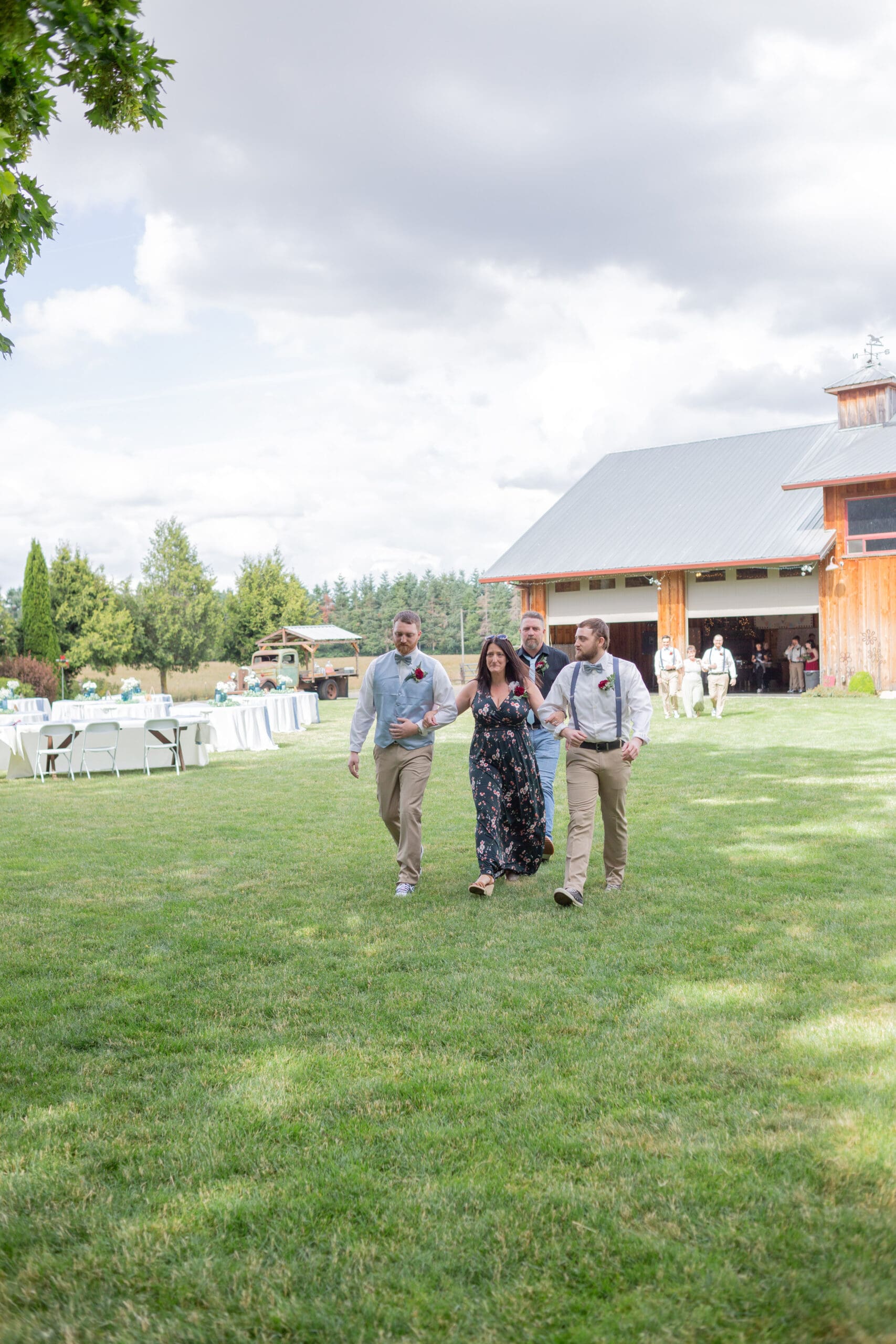 rustic-outdoor-oregon-wedding