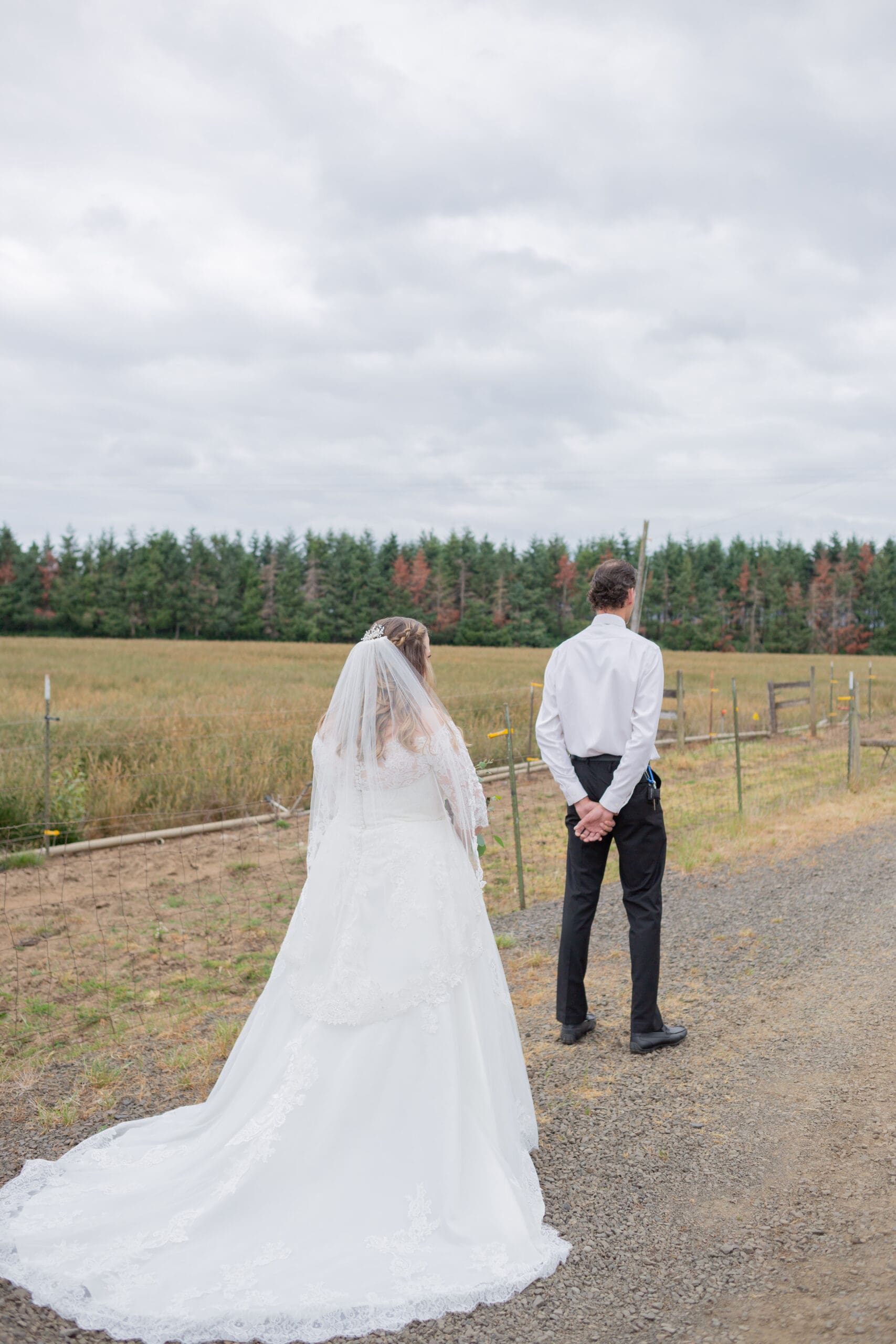 rustic-outdoor-oregon-wedding