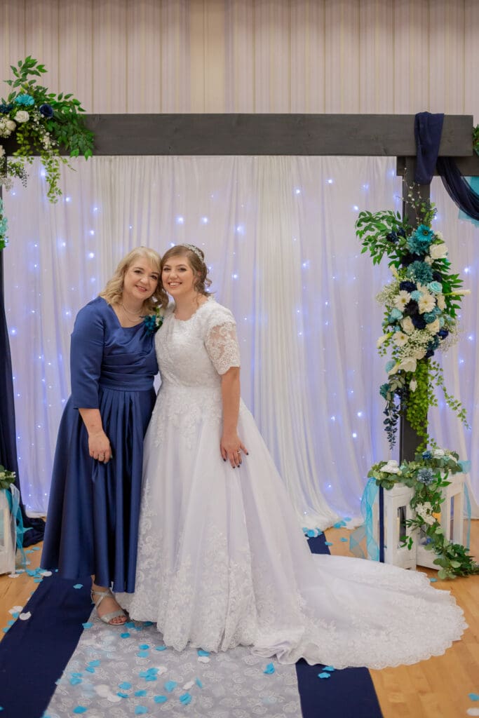 bride-and-mom