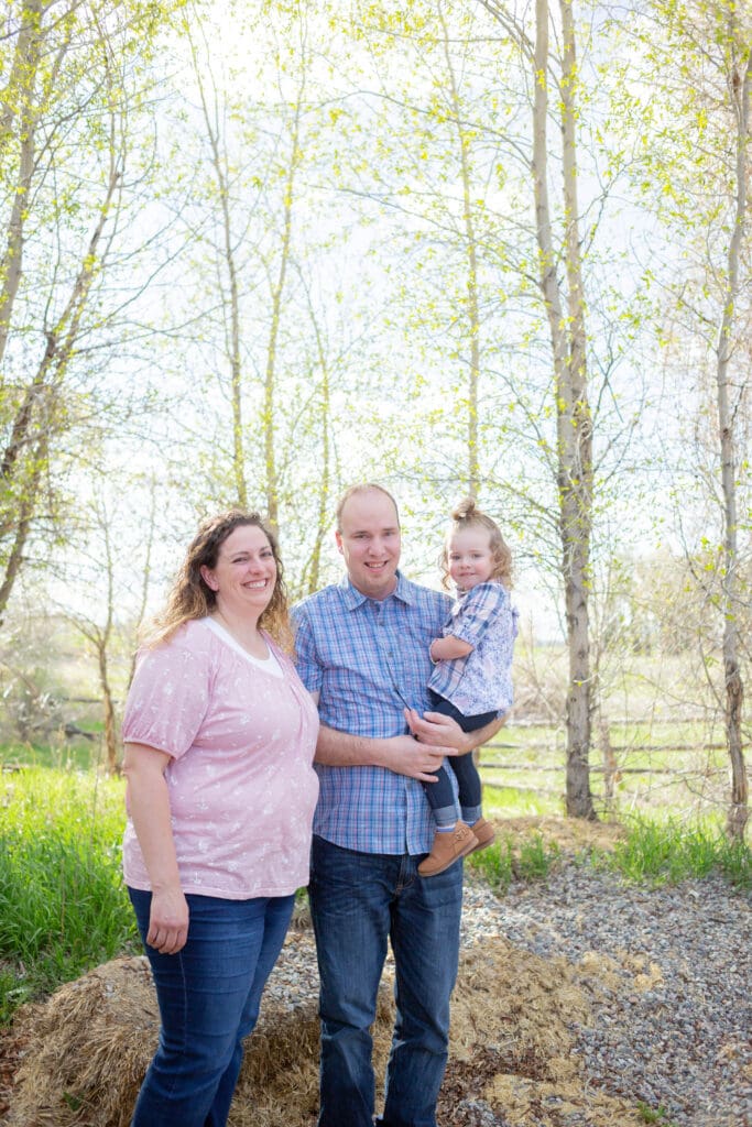 spring-meadow-mini-session