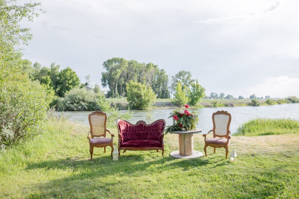 outdoor-boho-wedding-coordinator