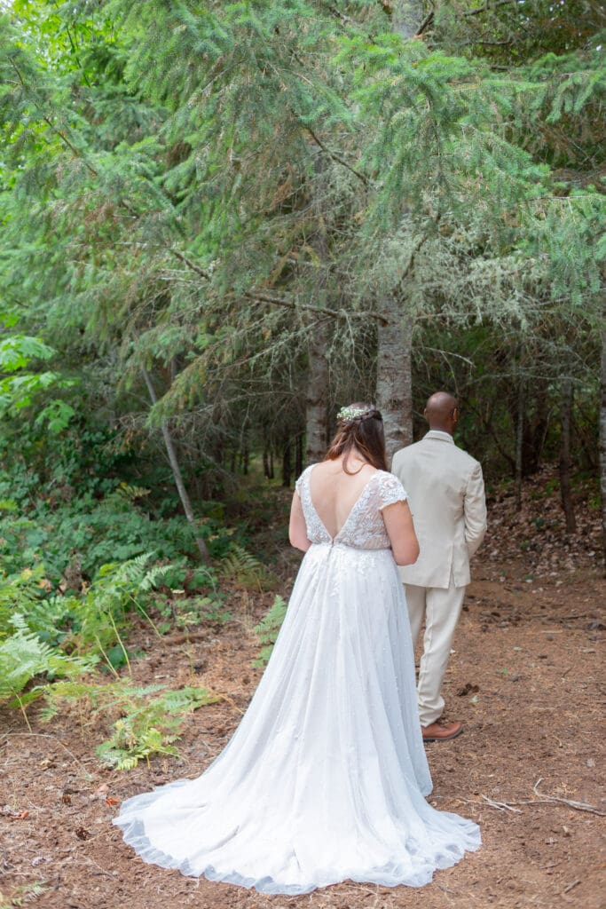 bride-and-groom-first-look