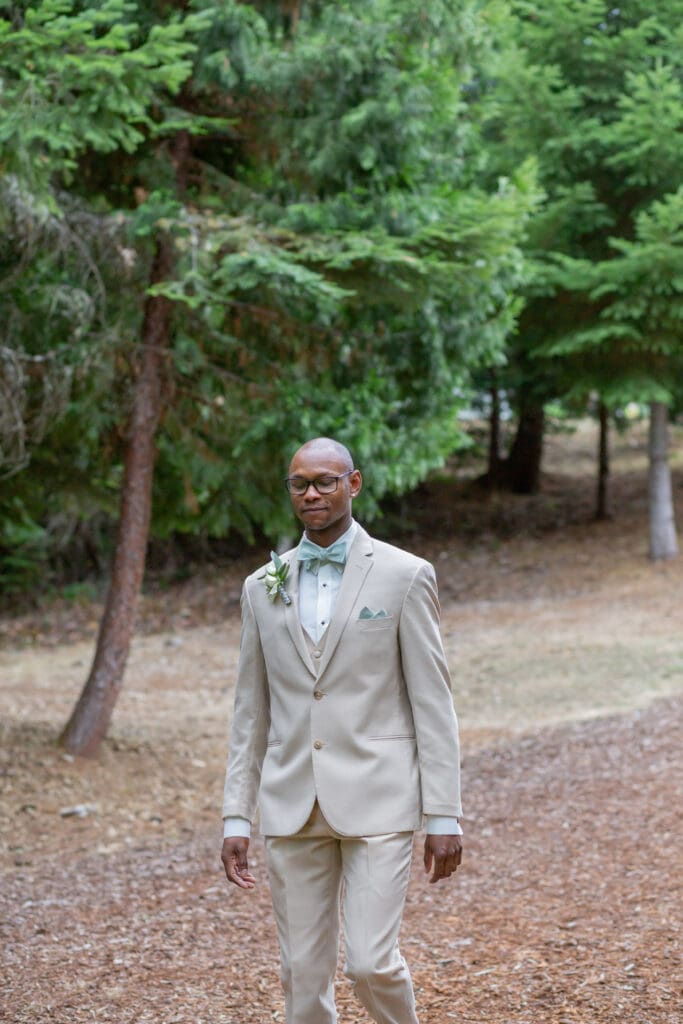 groom-walking-down-the-aisle