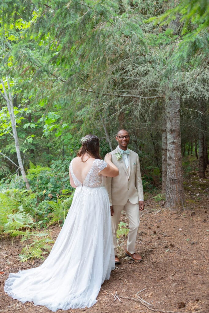 bride-and-groom-first-look