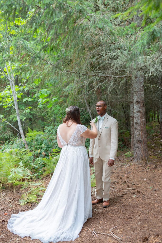 bride-and-groom-first-look