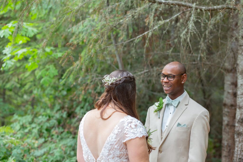 bride-and-groom-first-look