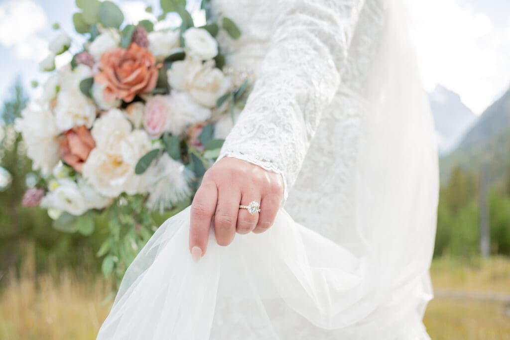 PNW Elopement Photographer captures bride holding bouquet