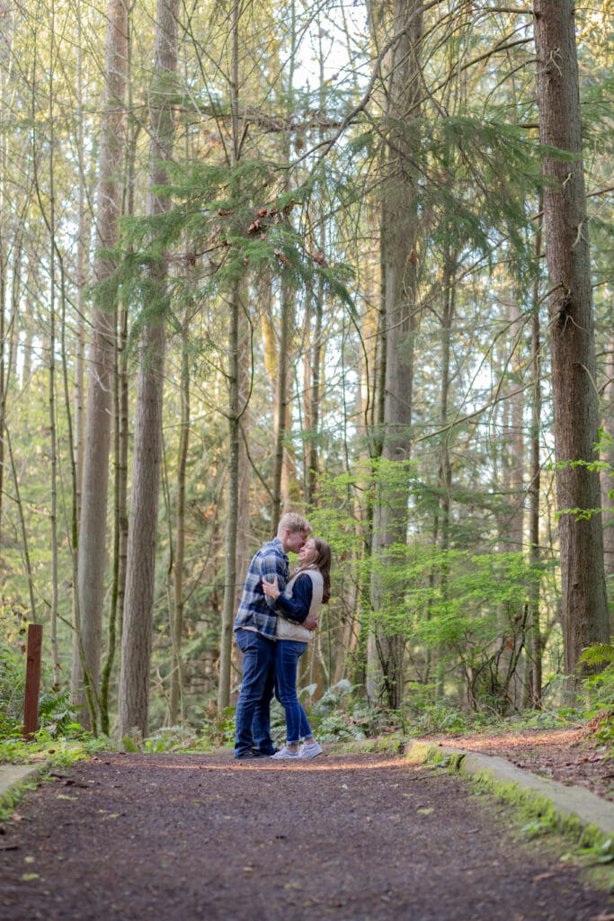 forest-engagement-session-in-seattle