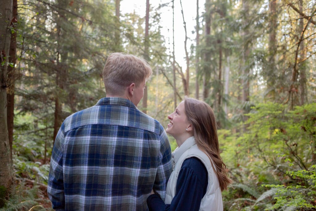 forest-engagement-session-in-the-pnw