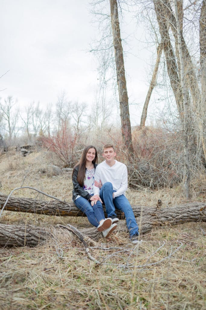 snake-river-meadow-engagement-session