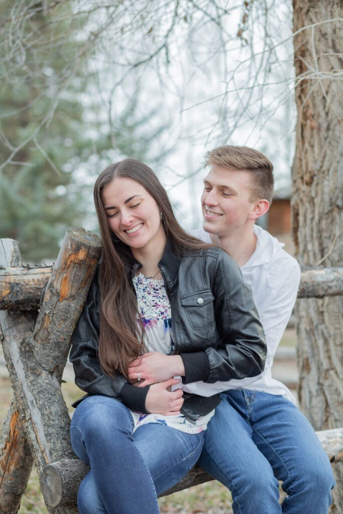 snake-river-meadow-engagement-session