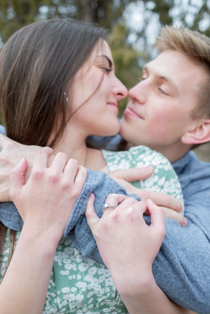 snake-river-meadow-engagement-session