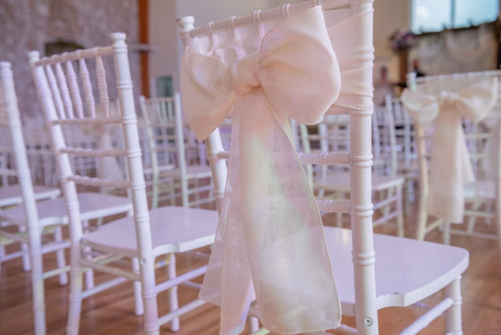 bow-on-chair-for-wedding