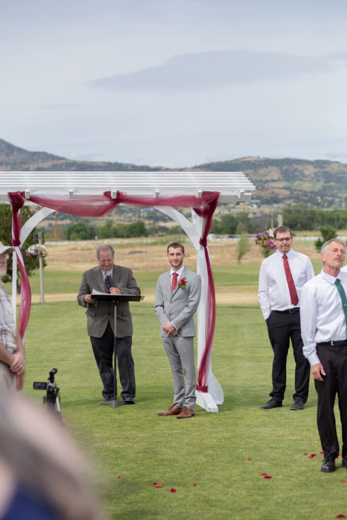 outdoor-oregon-wedding