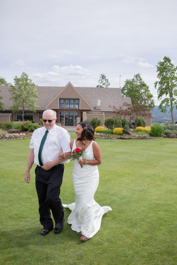 outdoor-oregon-wedding