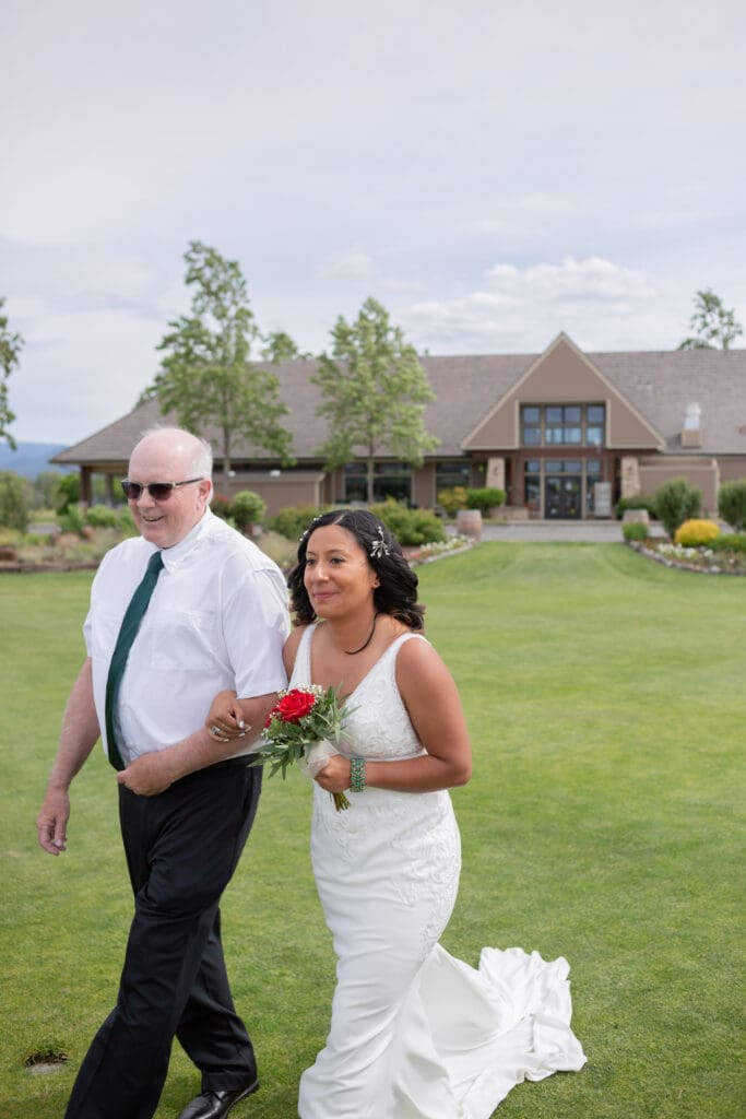 outdoor-oregon-wedding
