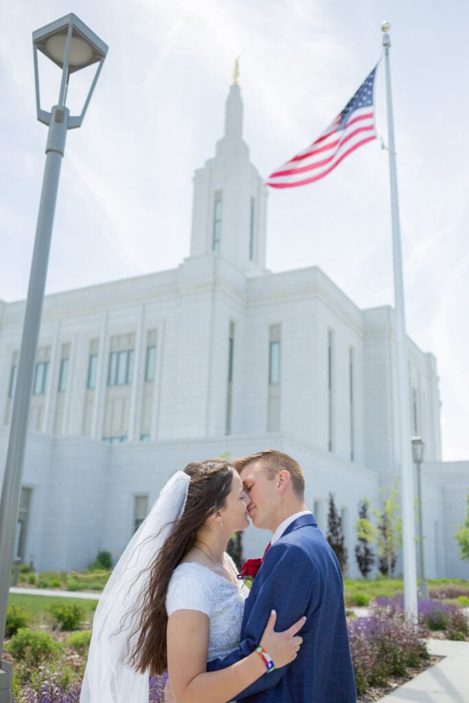 classy-pocatello-temple-wedding