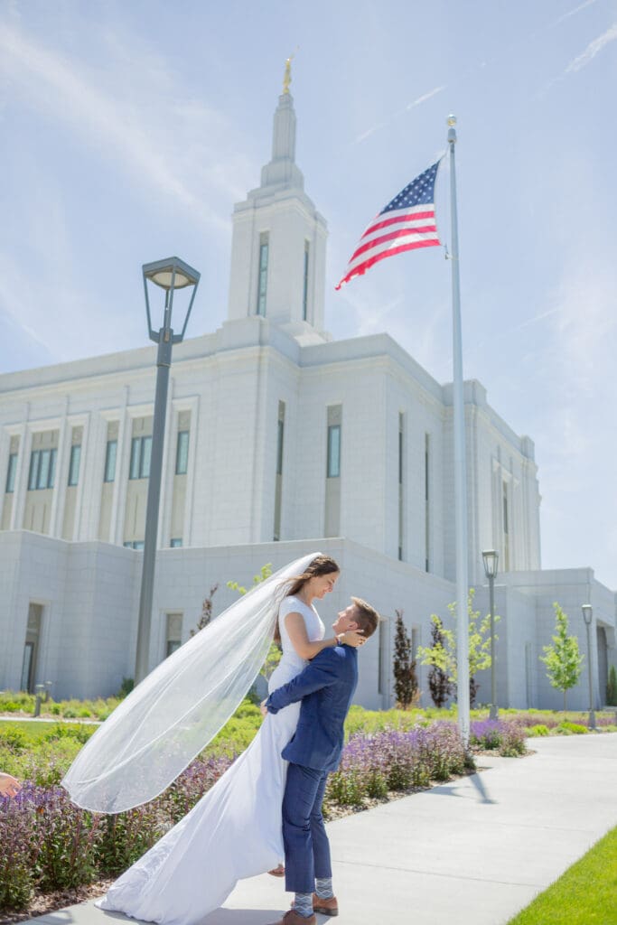 classy-pocatello-temple-wedding