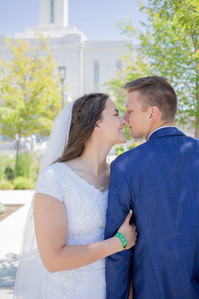 classy-pocatello-temple-wedding