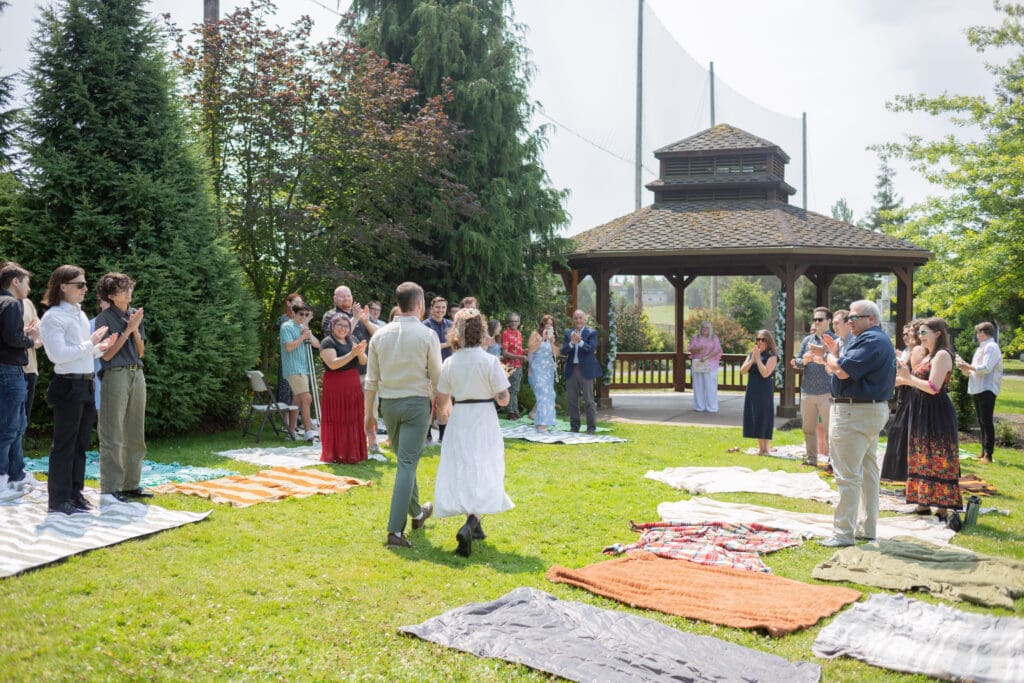 everett-picnic-wedding