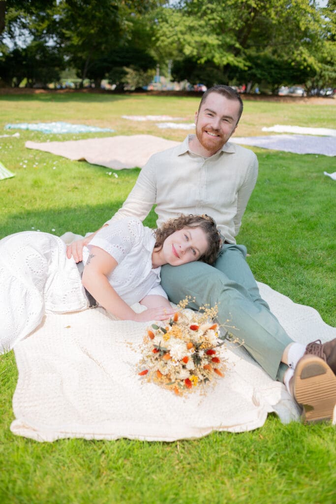 everett-picnic-wedding