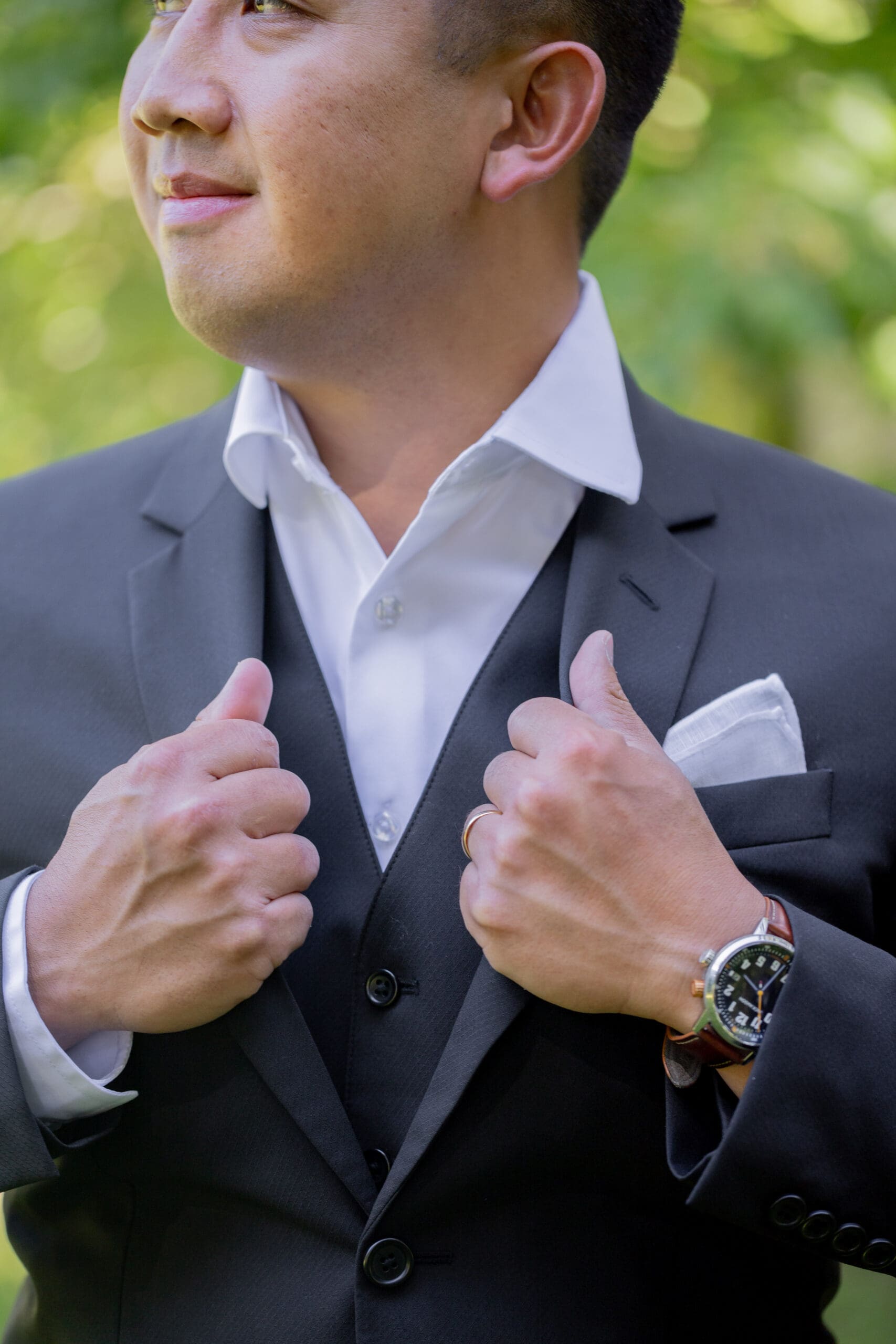 groom-detail-shot
